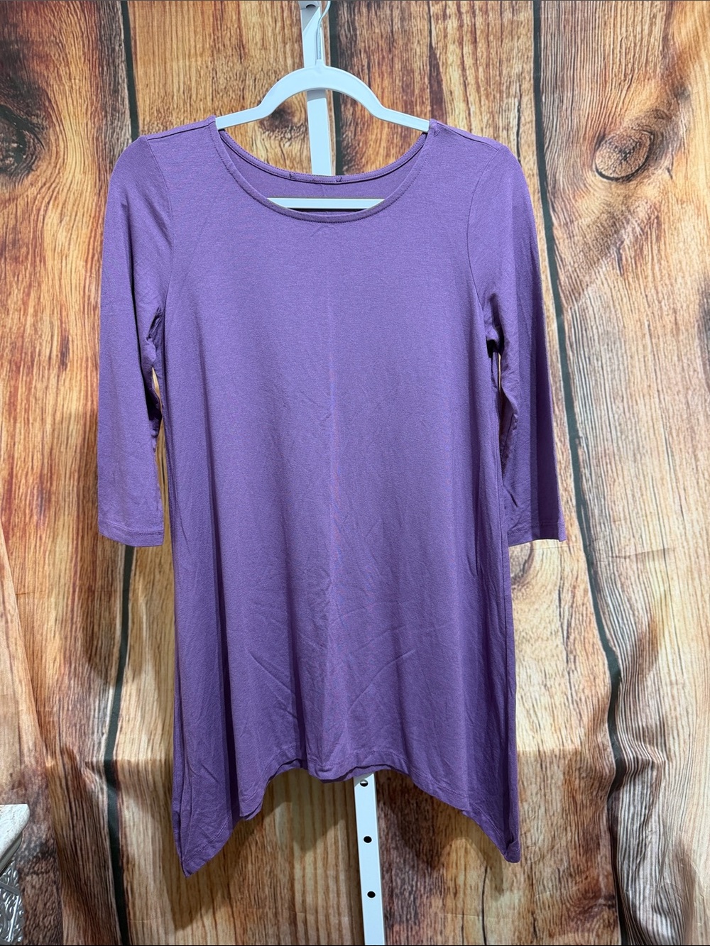🚨(4/$10) Purple Asymmetrical Hem Blouse Size M